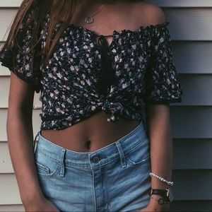 AMERICAN EAGLE CROP TOP